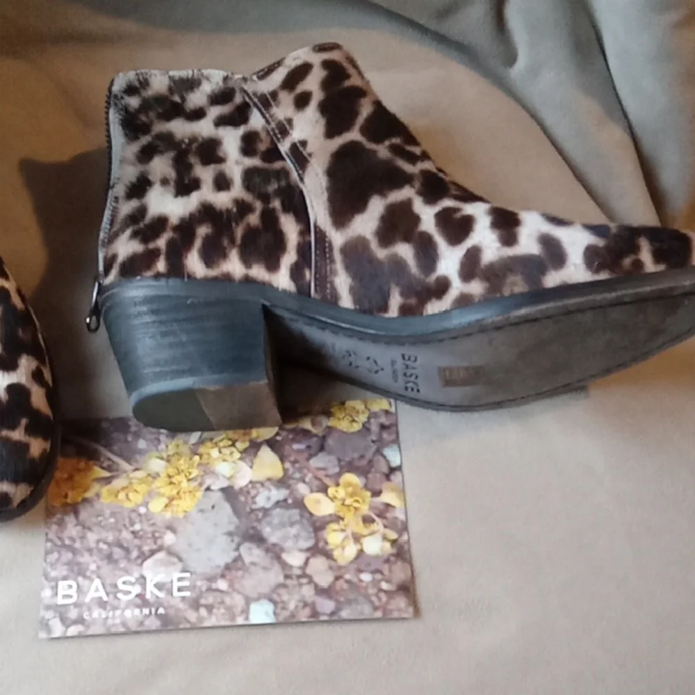 Women's Leopard Print Ankle Booties - Picture 3 of 8
